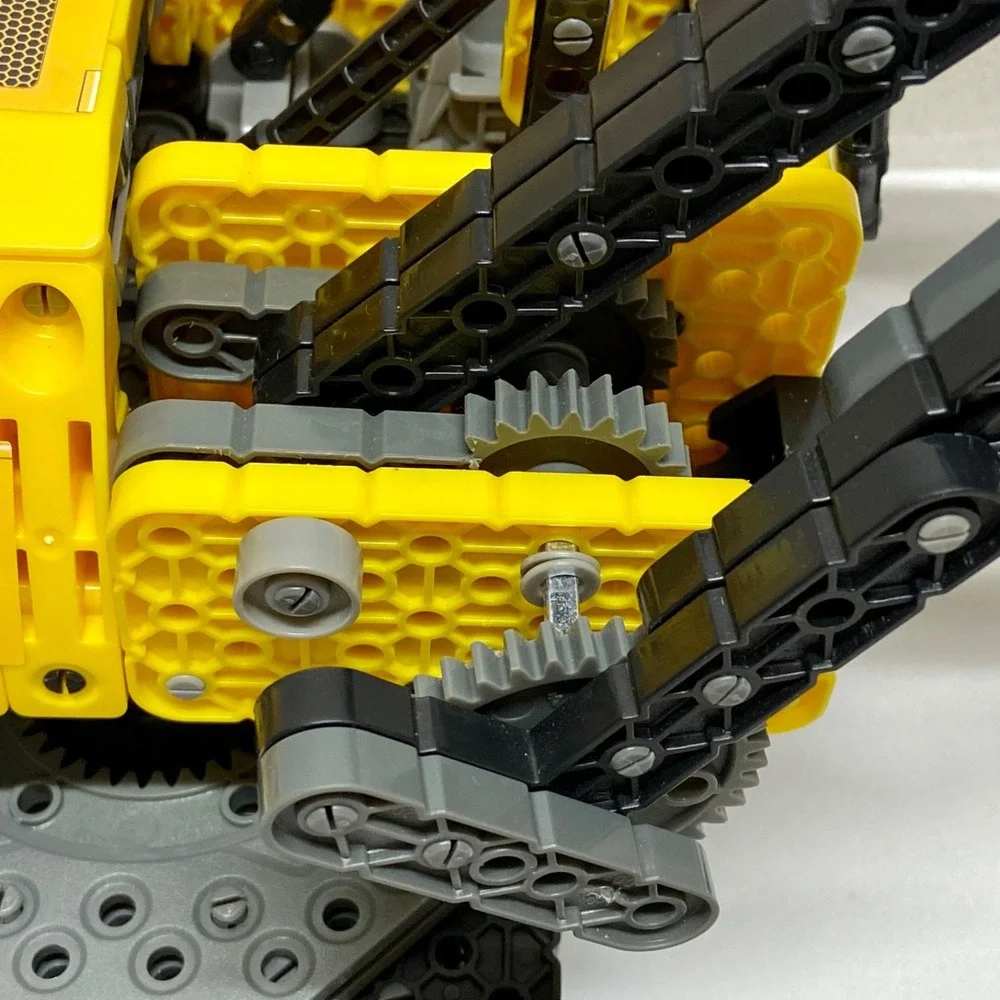 LEGO Technic Excavator Vexcon VIQ-1208 + 3 Worker Men Missing Limbs No Manuals